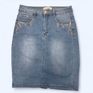 Skinny Blue Jeans with Distressed Fading